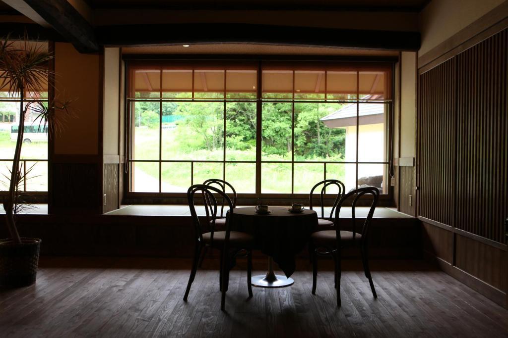 Keikoku-No-Yu Hotel Yamanouchi  Exterior photo
